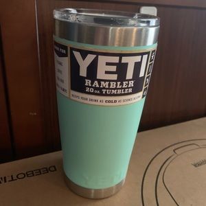 Yeti Accessories - Aqua Teal Seafoam Yeti Rambler 20oz with LID New! Yeti Accessories - Aqua Teal Seafoam Yeti Rambler 20oz with LID New!